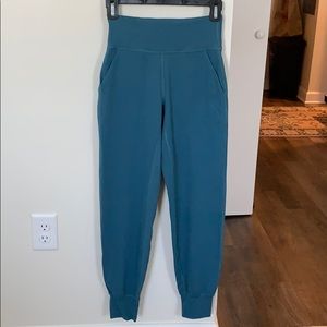 LULULEMON ALIGN JOGGER SZ4 28”